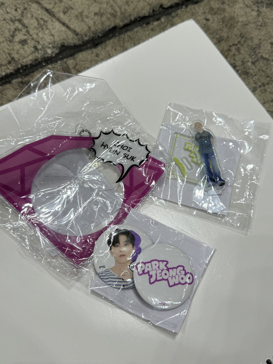 koala_tre's tweet photo. Treasure カプセルトイ 交換 缶バッジケース ミニ缶バッジ ミニアクリルスタンド

求:同異種ジュンギュ
譲:ヒョンソク ジョンウ ジェヒョク

本日終演後、または郵送希望です。
お心当たりある方お気軽にお声掛けお願いしますᴗ ᴗ;🤍 https://t.co/S4YmOaqGJq