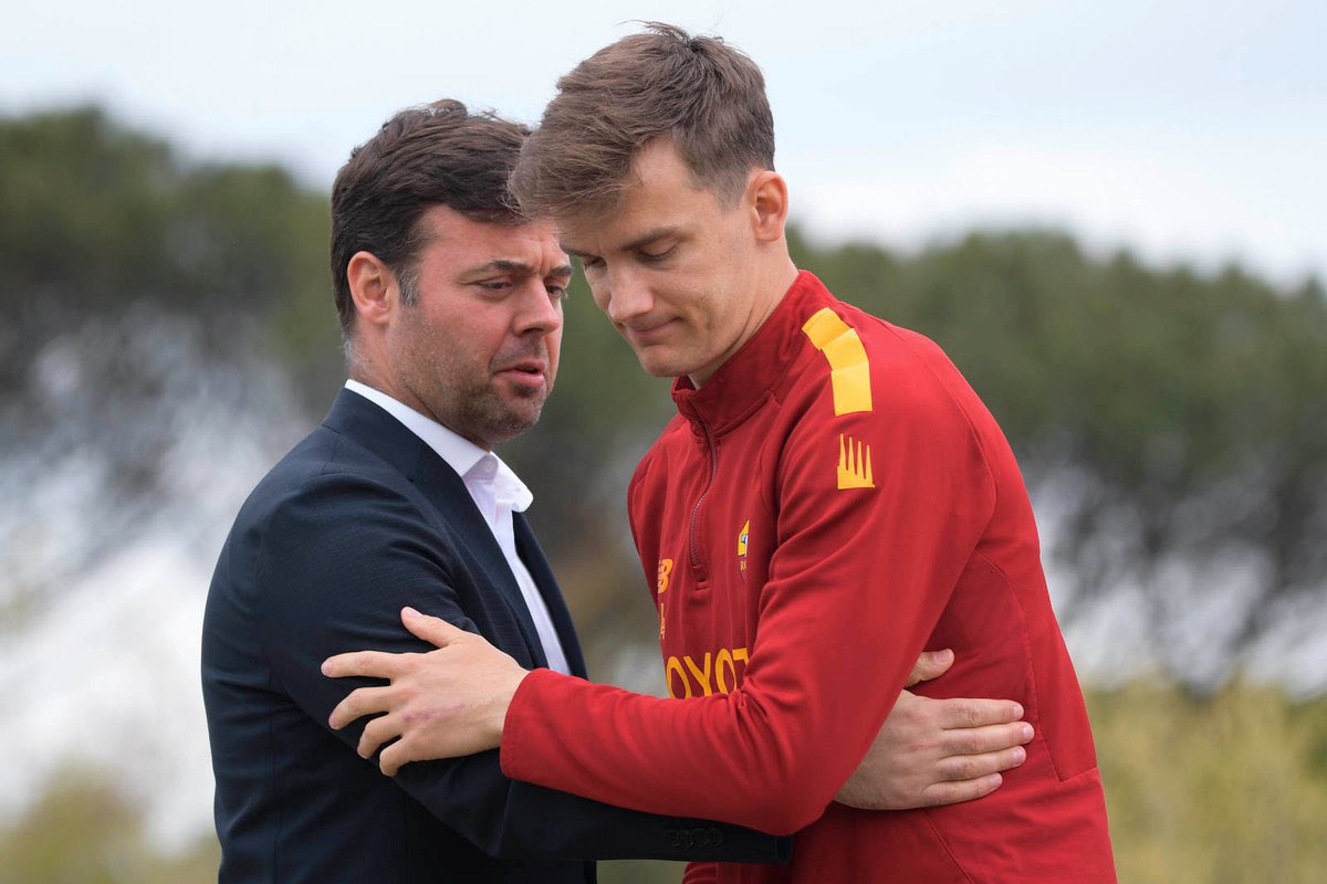 diego_2llorente's tweet photo. Grazie a tutti i tifosi per il vostro sostegno incondizionato e grazie a tutte le persone che mi hanno permesso di vivere questo sogno che non dimenticherò mai! D’ora in poi ci sarà un romanista in più a tifare per la Roma! FORZA ROMA!!! https://t.co/fcfSvnR0En