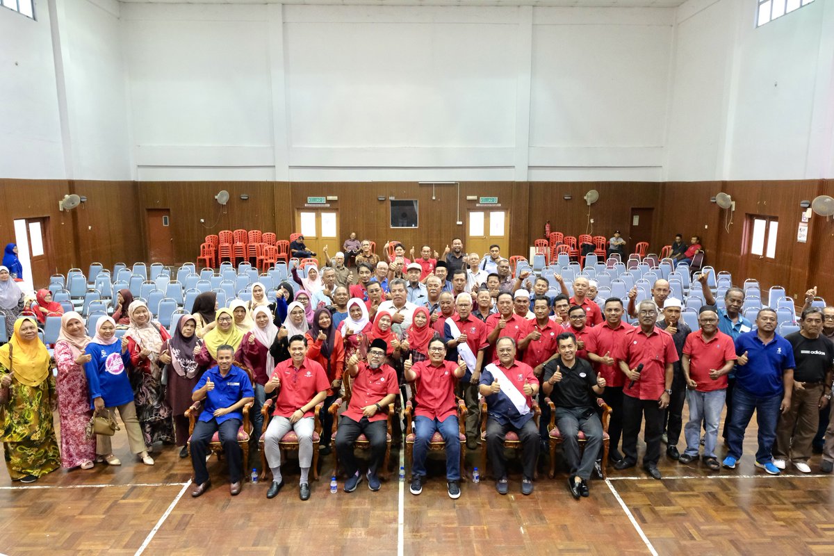 UMNOPerak's tweet photo. 7 JULY 2024 | AHAD | 2.30 PETANG - 
Telah berlangsungnya Siri Jelajah Penerangan UMNO Malaysia di UMNO Bahagian Pasir Salak, Daerah Kg Gajah. #jelajahpeneranganumno #peneranganumnomalaysia #peneranganumnoperak #umnoperak https://t.co/7oBBXQM2Yz
