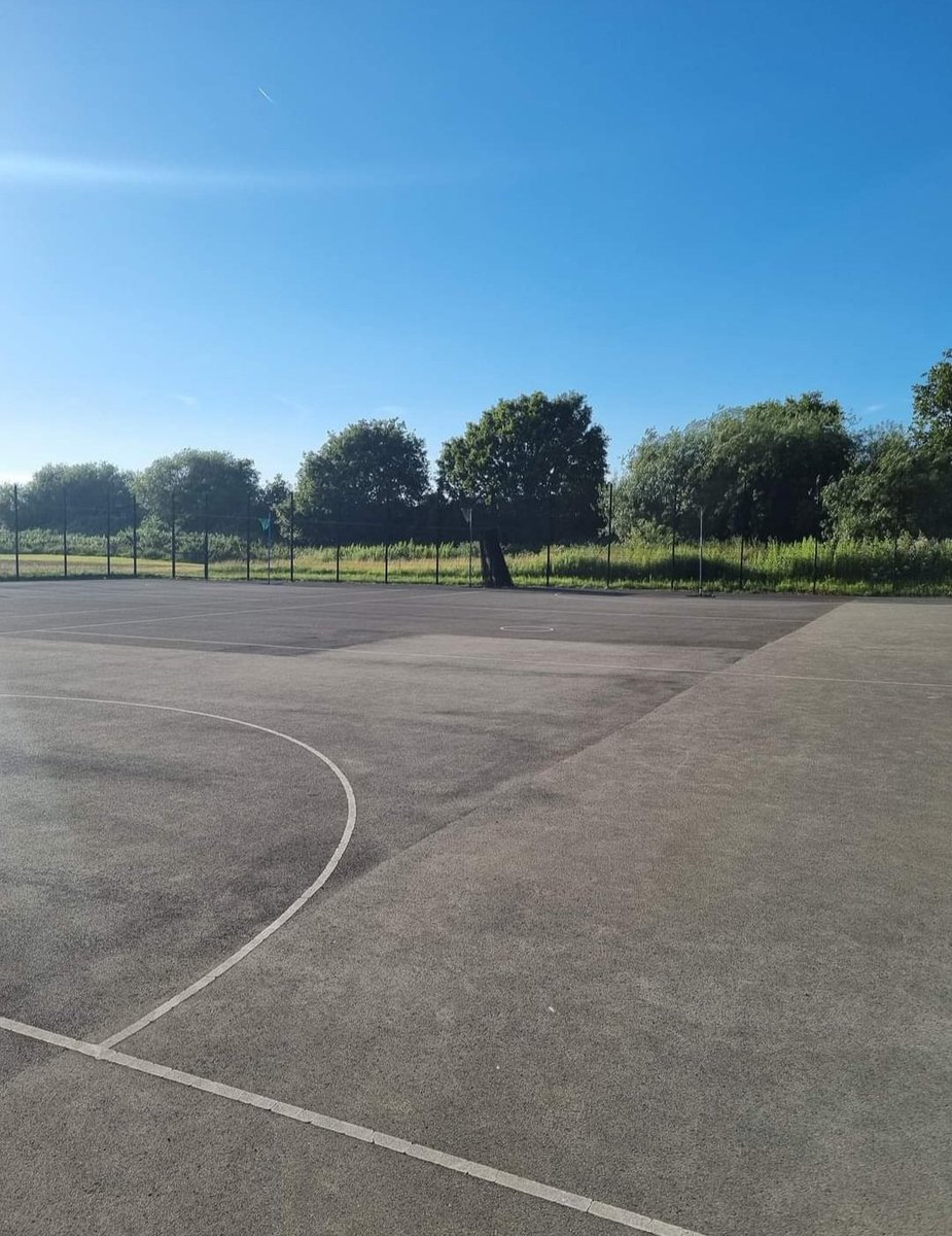 BlackburnB2N's tweet image. 𝘾𝙤𝙢𝙞𝙣𝙜 𝙪𝙥 𝙩𝙤𝙢𝙤𝙧𝙧𝙤𝙬:

🤾‍♀️ Flat &amp;amp; Fast Chest Passing/Passing Challenges: get those short passes moving to reach your player quickly!

🤞 See you there! #chestpass #netball #BackToNetball #Blackburn