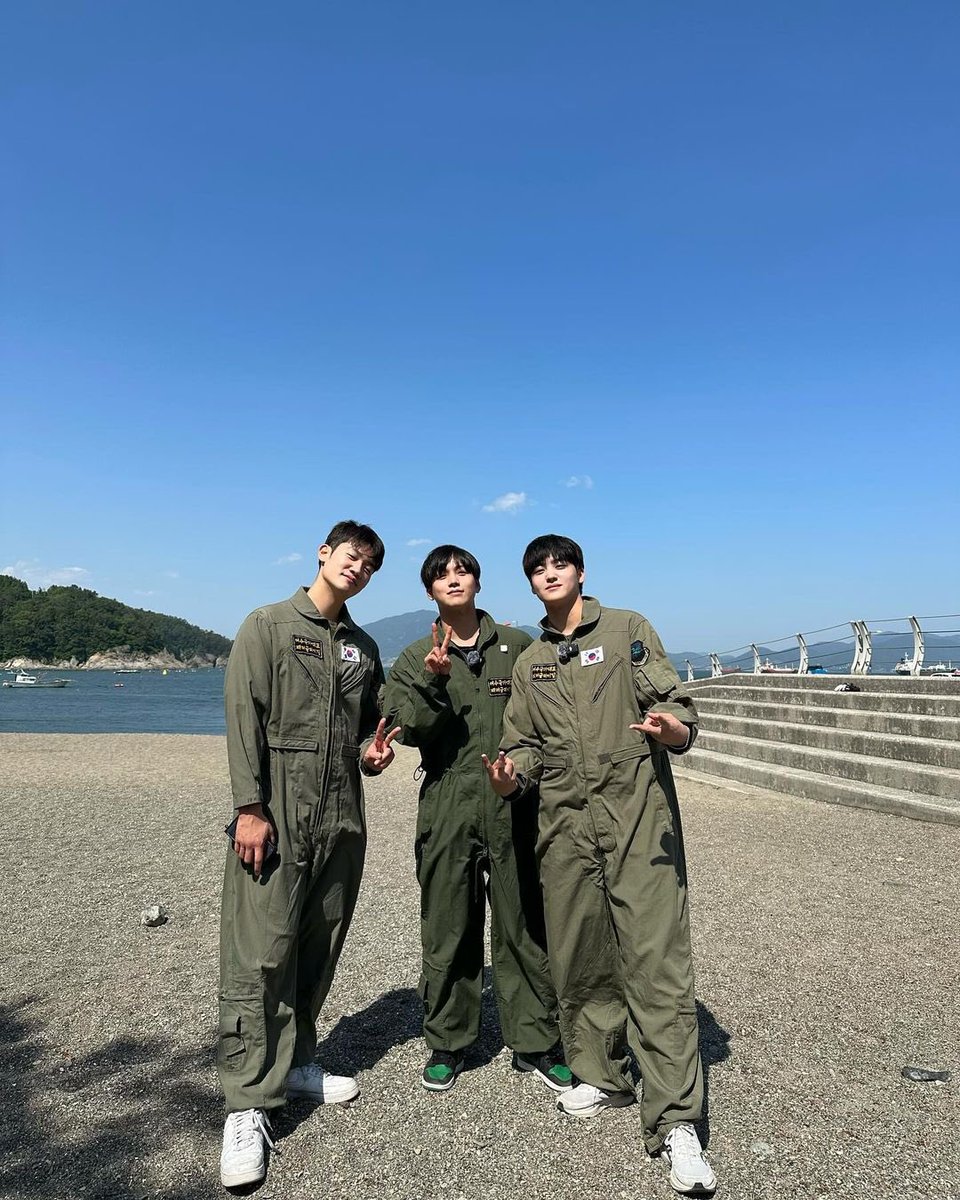 m_luvboy's tweet photo. [ #ソンユビン ]

2024年7月7日インスタ更新

『ちょっと遅れて投稿する麗水(ヨス)1か月暮らし時代
よりによって私の服だけ逆に縫い付けられた韓国国旗🇰🇷』

🔗 https://t.co/NtA3CGHFEg

#송유빈 #宋有彬 #SONGYUVIN  #ยูบิน

#마이틴 #MYTEEN
#비오브유 #bofyou https://t.co/JQeHsddwvD