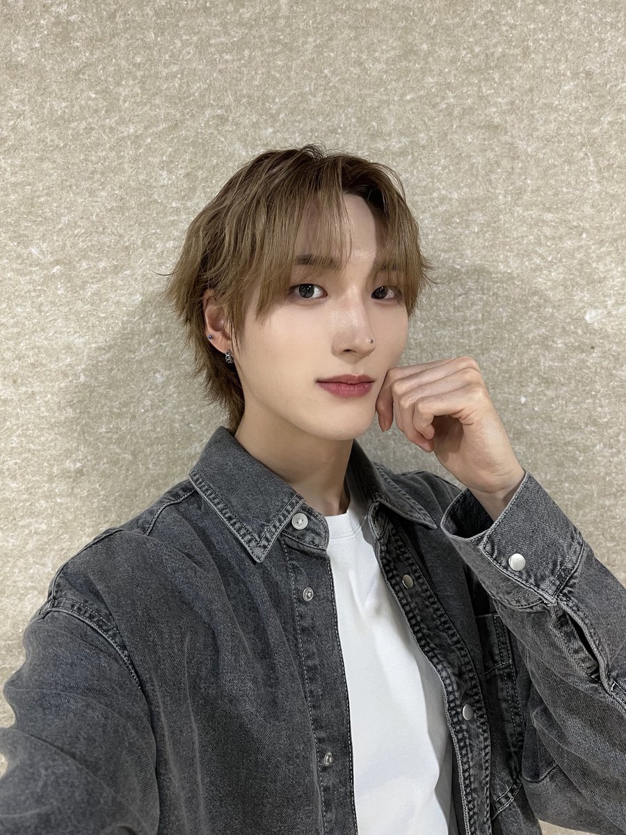 XODIAC_MEMBERS's tweet photo. [#범수]

오늘 하루 너무 행복해 쏘블리 덕분이야!!
☘️🍀🫶💜🫂

#XODIAC #소디엑 #BEOMSOO #범수 https://t.co/k36ngEVAWQ