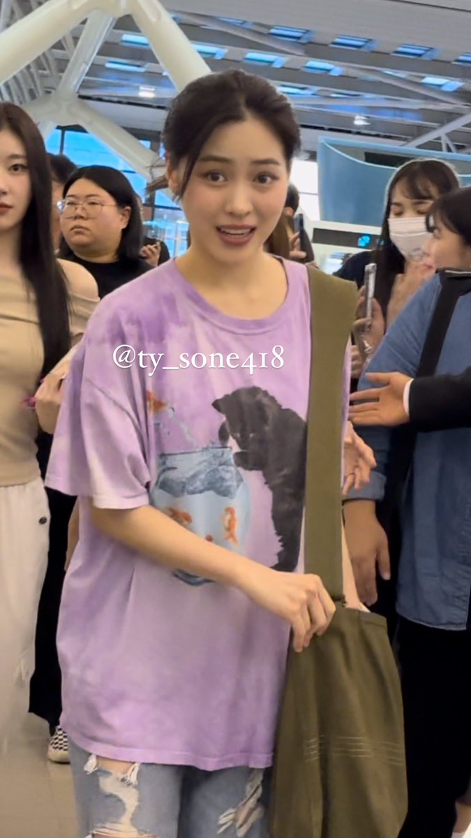 ty_sone418's tweet photo. 240707 KIX 
#ITZY #있지 #류진 #RYUJIN https://t.co/q1Oe0MeJDx