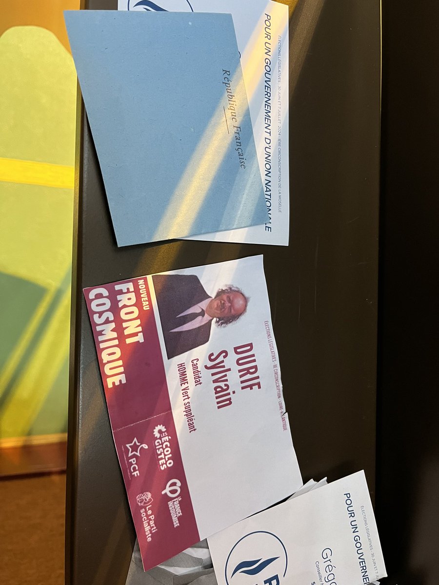 clsnjulien's tweet photo. Faites le choix cosmique 🛸🇫🇷 #legislatives2024 https://t.co/5D1BWqOV3S