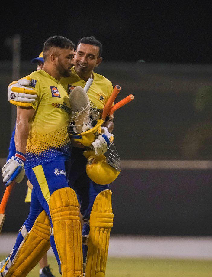 robbieuthappa's tweet photo. Happiest birthday Mahi!! Sending lots of love!! Have a fantastic day and year! @msdhoni https://t.co/Bb5TZwSISJ