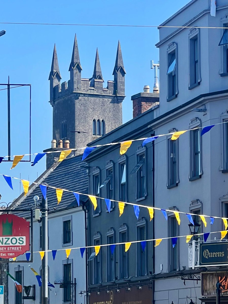 Ennis Chamber had saffron and blue bunting up around the streets of Ennis early this year to support our sporting heroes. We might be leaving up til next year! What a performance yesterday….. Well done to both team and management. 
#UpTheBanner 💛💙