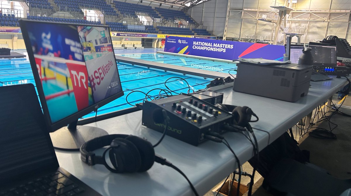 MrsB_Head's tweet photo. My workstation for the weekend. There are times that #ADHD is a blessing, such as when I need to massively multitask. Although I do sometimes wish I had the ability to spend the weekends relaxing. My brain was built without an off switch!
@Swim_England 
#SEArtistic 
@WHLJohnston https://t.co/fHDbYH14Bn