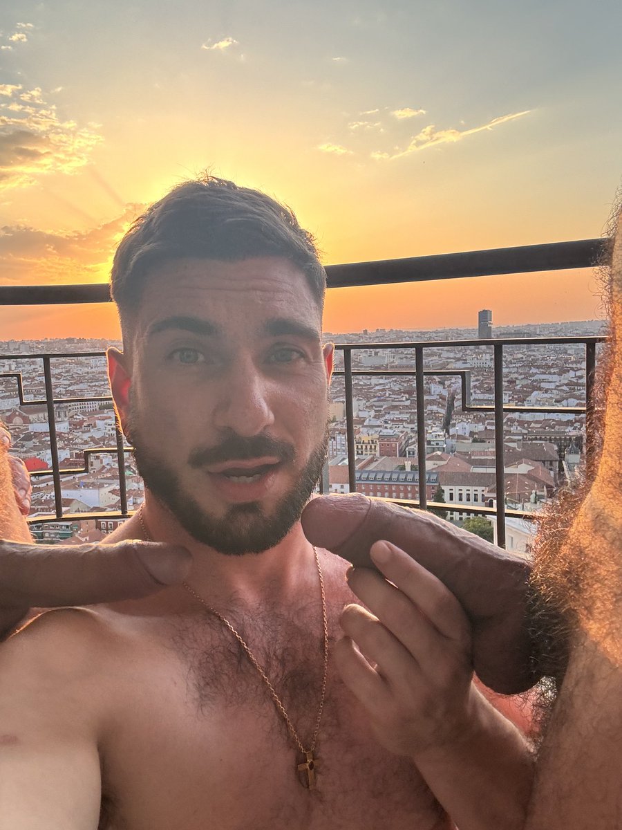 PhivosRosaro's tweet photo. 30k damn that’s starting to be a lot, thanks though, just wanted to do some internet exhib while single ;)
This morning watching the sunrise in Madrid https://t.co/7Q1jYnKSXv