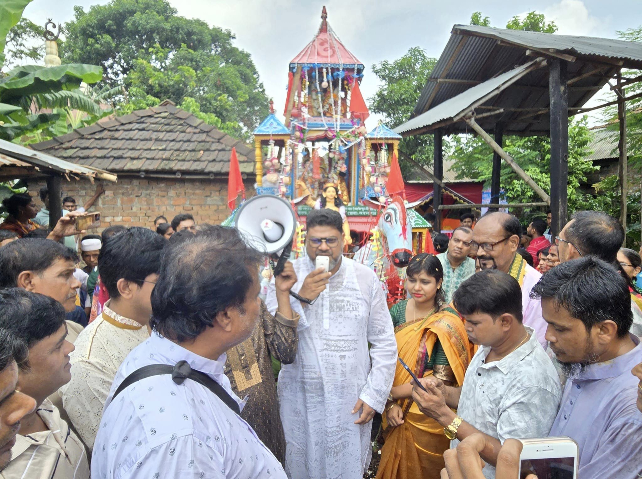 আত্রাইয়ে শ্রী শ্রী জগন্নাথ দেবের রথযাত্রা অনুষ্ঠিত