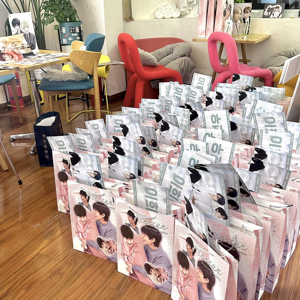 yecheoll's tweet photo. HEESUN FAN EVENT IN SHANGHAI
💗💗💗🐹🦊
#heesun #승썬 #ENHYPEN https://t.co/qsatZDBBnZ
