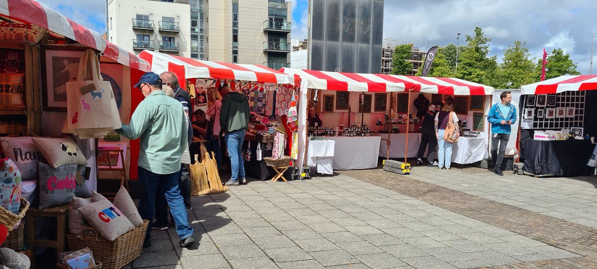 CastellUK's tweet photo. Good morning 🌸
It's the last day of the #Cardifffoodfestival and the sun is out ☀️
We're here until 7 pm, located on Roald Dahl Plass, opposite Wales Millennium Centre.
See you soon!
#Cardiff #handmadesoaps #soycandles
#carfresheners #shampoobar
#aromatherapy #reducewaste https://t.co/uY84Bd96f9