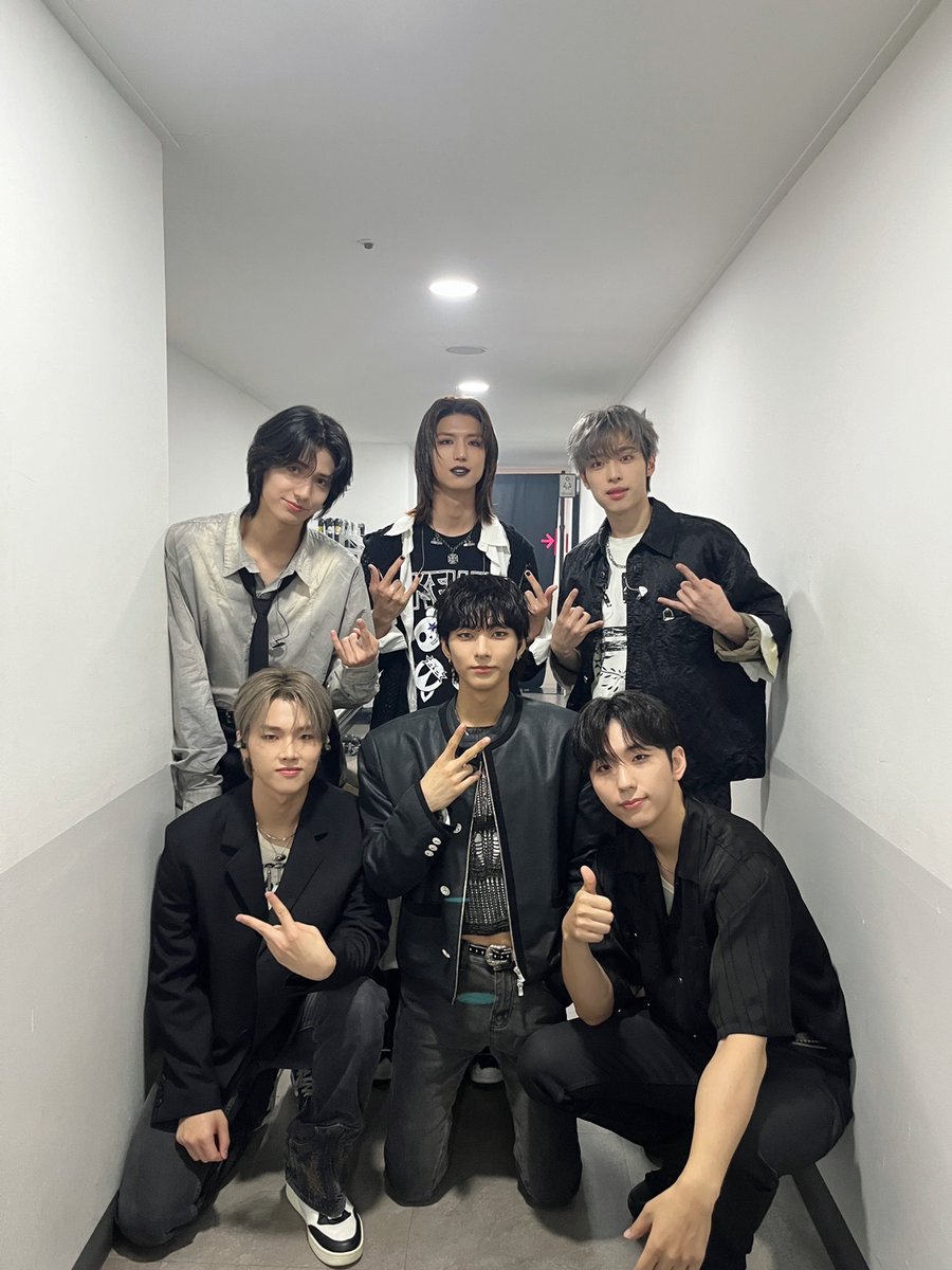 Xdinary Heroes Concert
<Closed ♭eta: v6.2>

🕹DAY 3

우리 마음속에 새긴 문장
'You're the only one for me'
마지막 날까지 함께 해주셔서 감사해요 💜

#XdinaryHeroes #엑스디너리히어로즈
#Xperiment_Project #Closed_beta_v6_2
#WE_ARE_ALL_HEROES