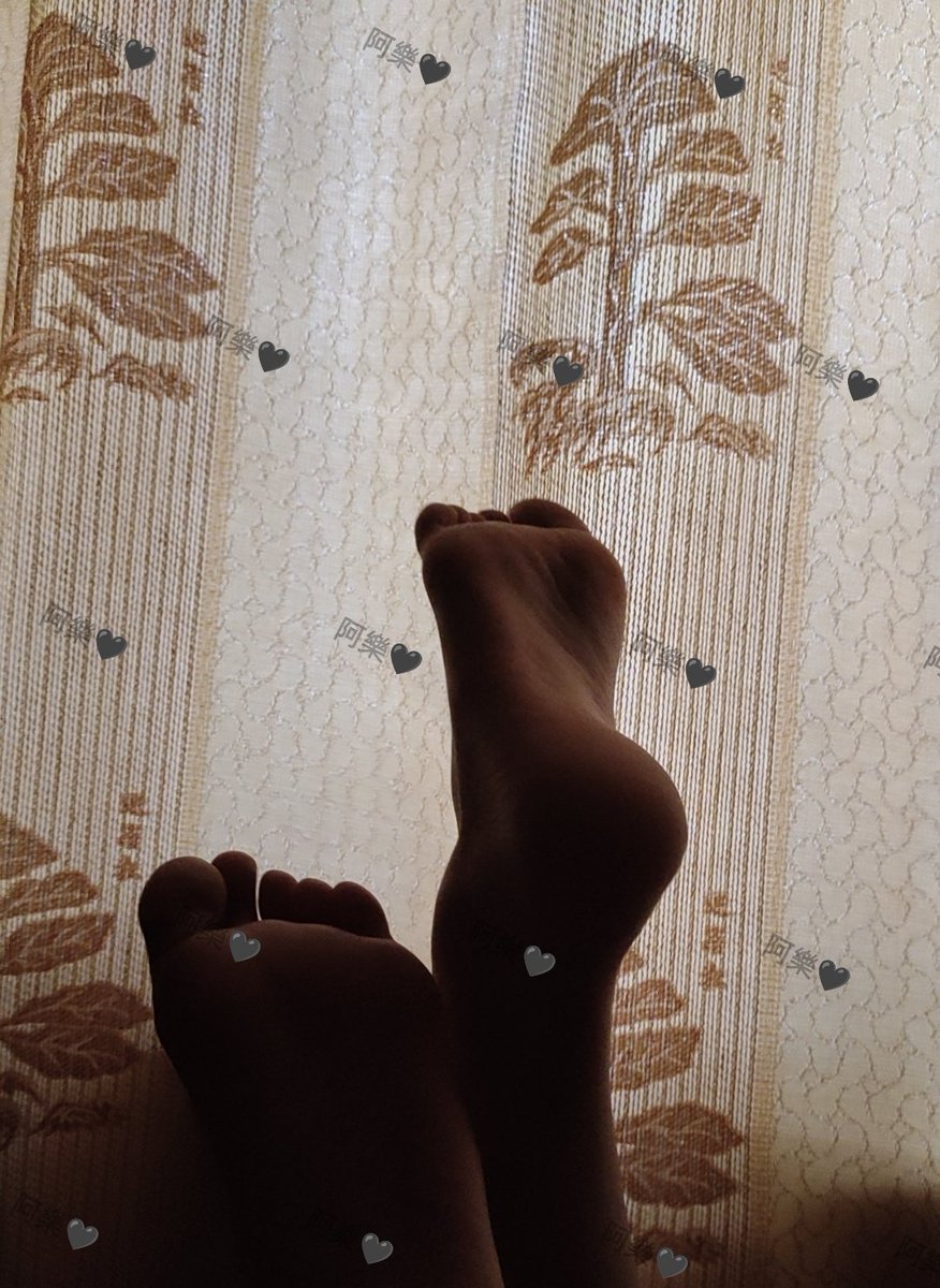 Ale_04S's tweet photo. 晚上好😴
起床啦～
上夜班👿

#女S #女性崇拜 #报销奴 #男M #女尊男卑 #恋足舔脚 #无脑狗 #羞辱爆骂 https://t.co/r1j1M3OpRi