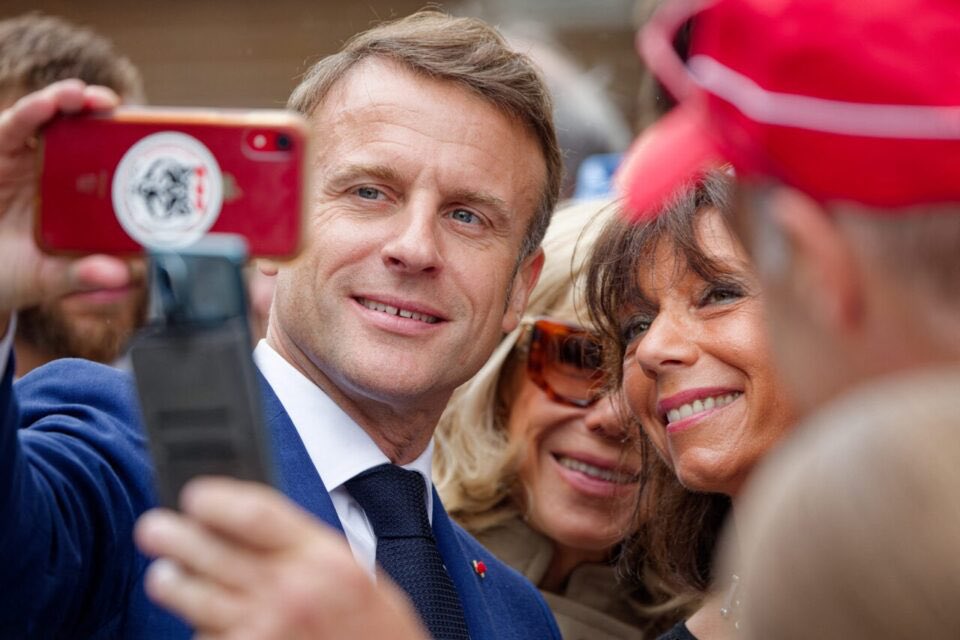 Mediavenir's tweet image. 🇫🇷 FLASH - Emmanuel Macron s’adressera "peut-être" aux Français ce soir. (Le Figaro)