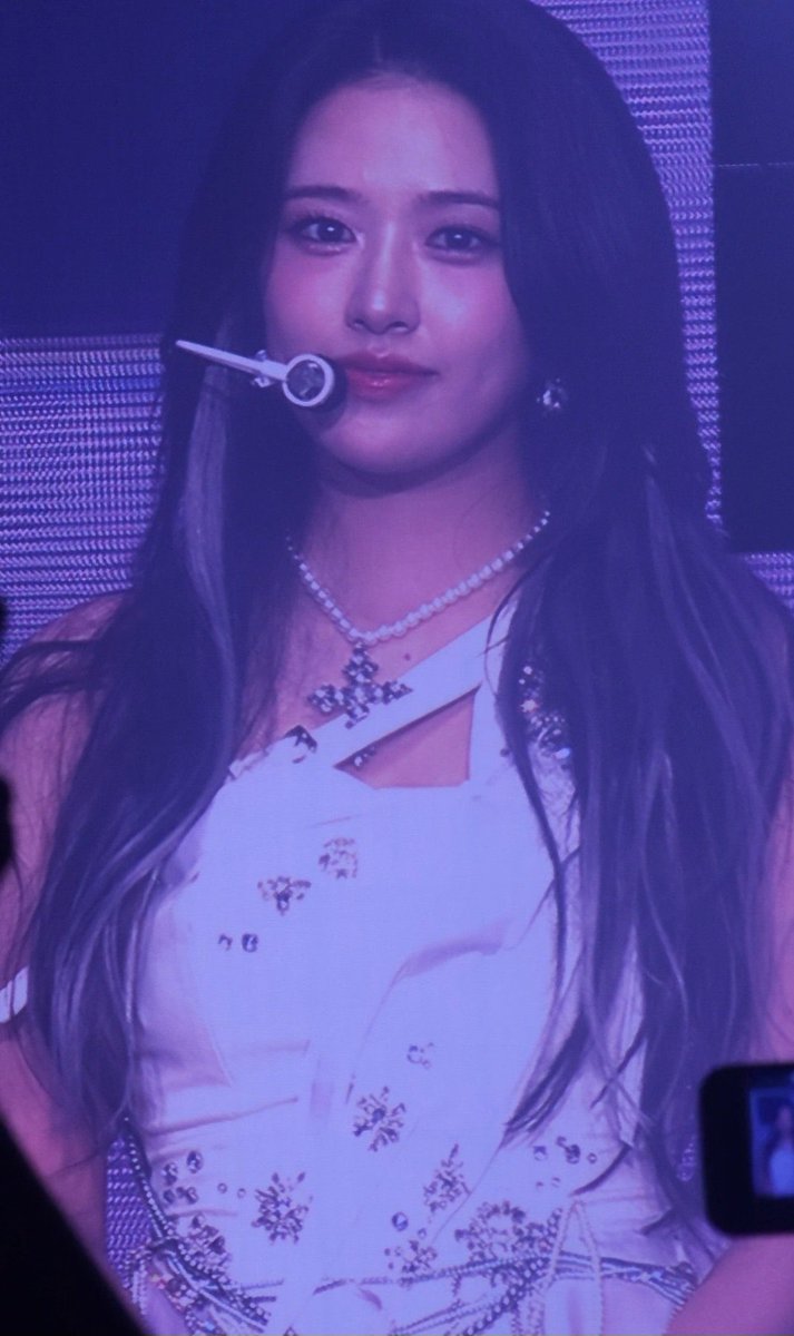 an yujin pics tweet media