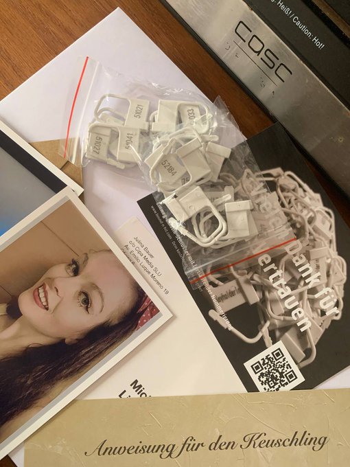 Morgen verl&auml;sst eine Mischung aus Etsy (https://t.co/y1SPs6nWUF) und meinem pers&ouml;nlichen Shop (https://t<a href="/tag/femdom"class="tags"><span>#femdom</span></a><a href="/tag/domina"class="tags"><span>#domina</span></a><a href="/tag/shiny"class="tags"><span>#shiny</span></a><a href="/tag/nylon"class="tags"><span>#nylon</span></a><a href="/tag/wetlook"class="tags"><span>#wetlook</span></a><a href="/tag/fetis"class="tags"><span>#fetis</span></a>