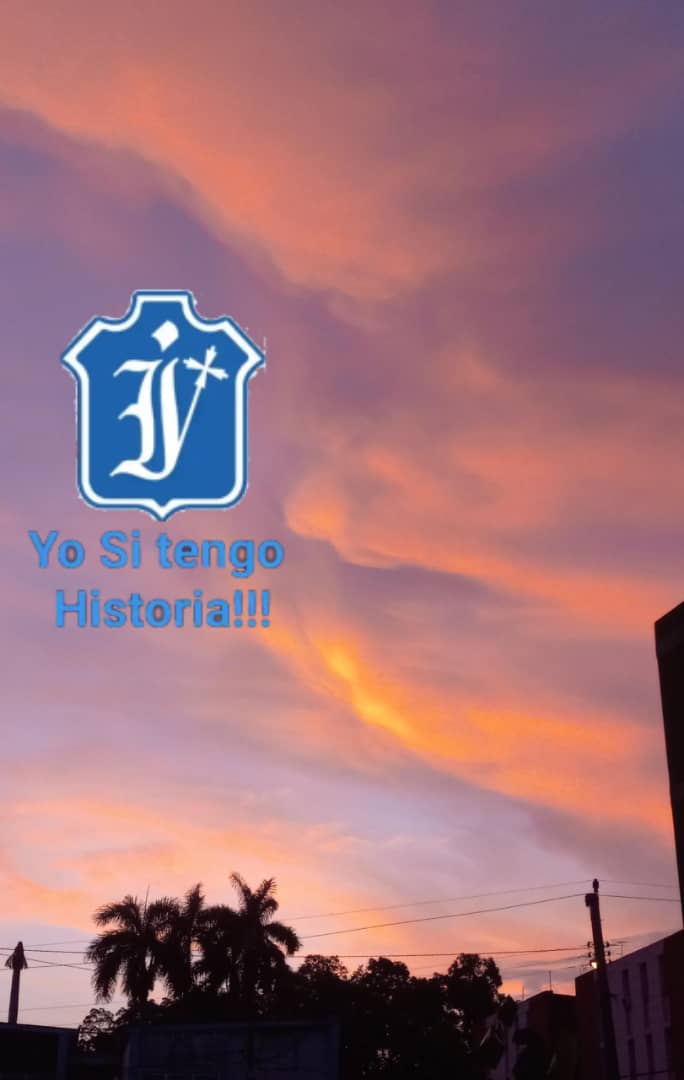 Roilancu1's tweet photo. Al amanecer hay un revoloteo de nubes en el cielo color León 🦁.
Es las 6. 39am.
Buenos días Ciudad 
Feliz Domingo #LaHabanaDeTodos 
Felicidades #Industriales 
#Team505 
#LaHabanaDeTodos 
#LaHabanaViveEnMí https://t.co/5EYGKkrSTX