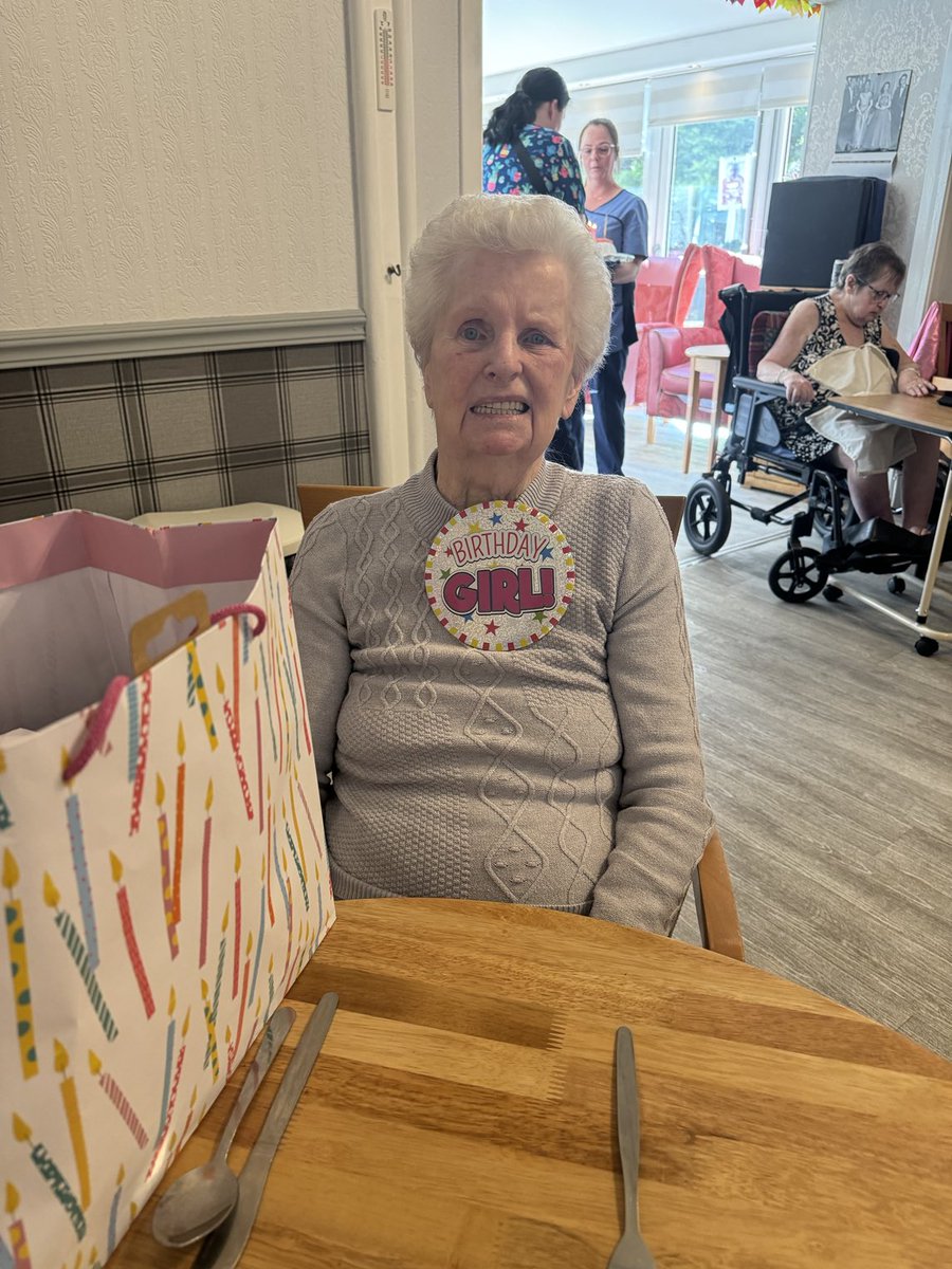 Big happy birthday to Rachel hope u have a lovely day xxx 🎁