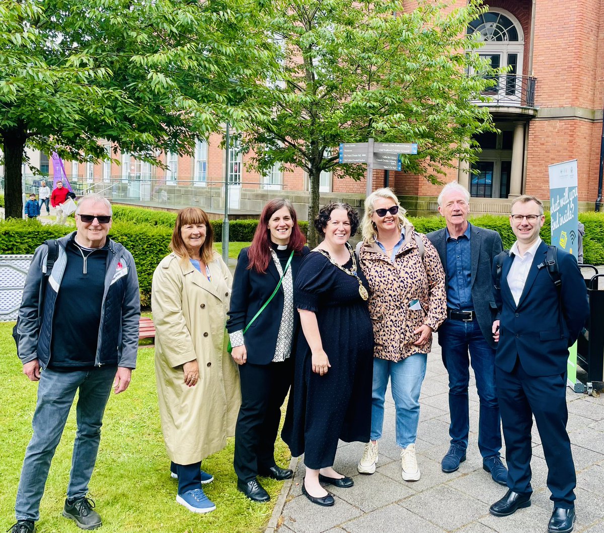 Trafford Live did not disappoint today! Great to see so many people come down to the Town Hall to celebrate all that’s good about our Borough. Big thanks to all the volunteers &amp; our <a href="/TraffordCouncil/">Trafford Council</a> team 👏🏻👏🏻👏🏻