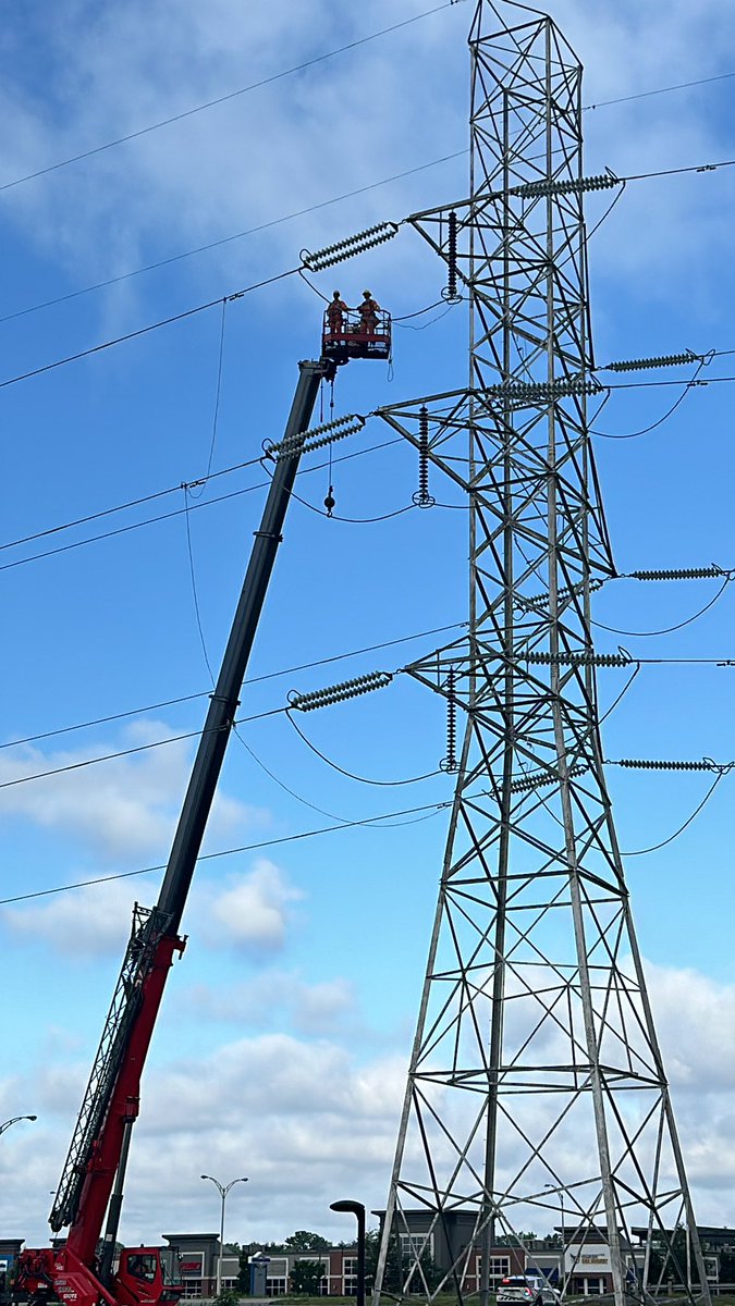 Late on Saturday evening, July 6, a bus collided with a pylon containing two 315 kV lines, causing ot to collapse. The pylon is located at the corner of Chemin Chambly and Autoroute 30 on Montreal's South Shore. It resulted in #outages affecting up to 88,000 customers. Overnight,