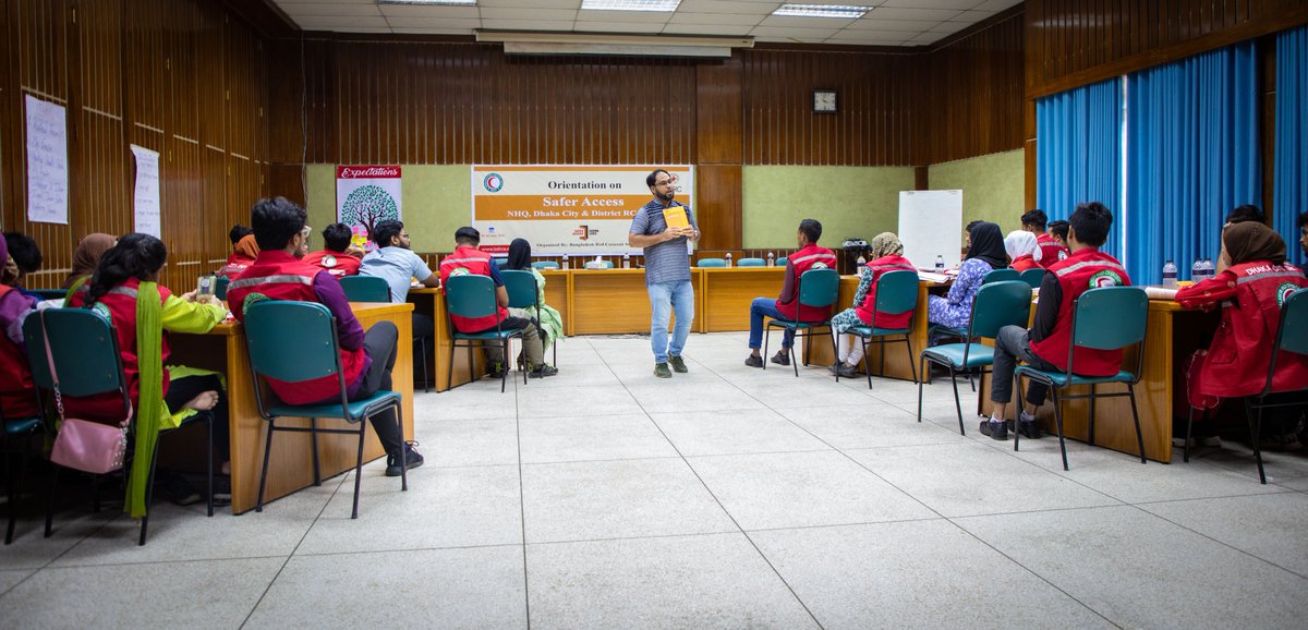 ICRC_bd's tweet photo. In collaboration with @BDRCS1, we organized a 3-day #SaferAccess orientation with 27 volunteers from HQ, Dhaka City Unit, and district Units. Focused on breaking barriers to humanitarian aid and ensuring safe access for volunteers to deliver #humanitarianAid effectively. https://t.co/11p2cMPBg3