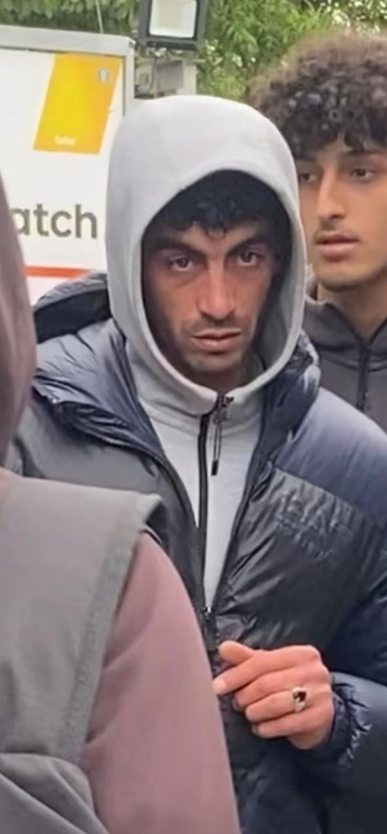 This man has been expelled from Ballyogan migrant centre. He’s now roaming the streets. Stay safe.