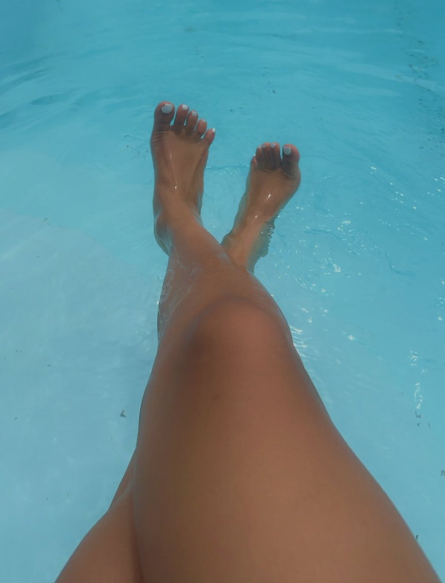dominalyonn's tweet photo. Raque et remercie moi d’exister ✨🧎🏻
#soumis #domina #fetichisme #feet #feetlover #feetcontent #rtdomina #goddess #finsub #finslave #paypig #petplay #moneyslave #paypig #petplay https://t.co/lsFurxztLT