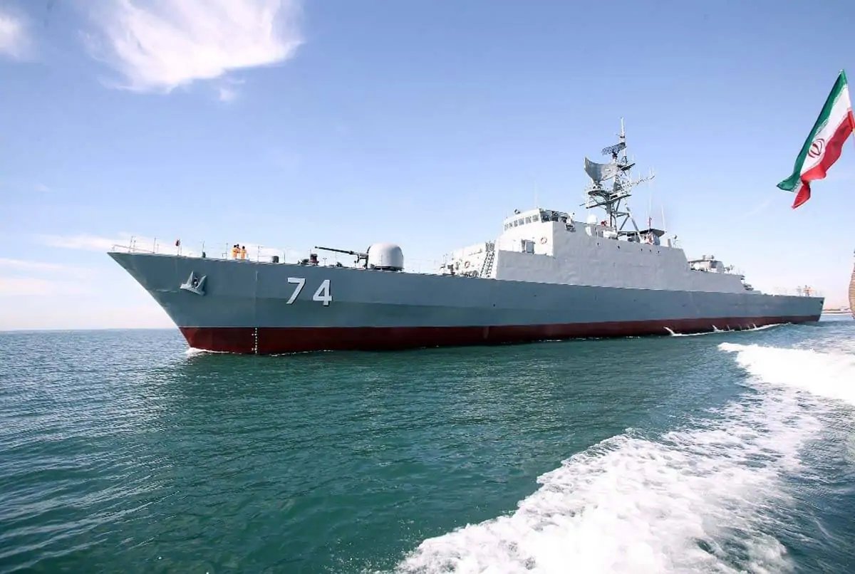 BabakTaghvaee1's tweet photo. #BREAKING: At-least two #IranianNavy officers lost their lives in this accident for IRIS Sahand moudge-class frigate in #BandarAbbas today. It was being prepared for participation in another anti-piracy mission in Indian Ocean. https://t.co/WmSvNVGw3R