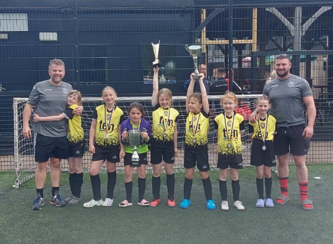 chrisjallen79's tweet photo. 3 summer tournaments and 3 wins! ๐๐๐#leafield #tornadoes ๐ฌ๏ธ https://t.co/AVAttnEDho