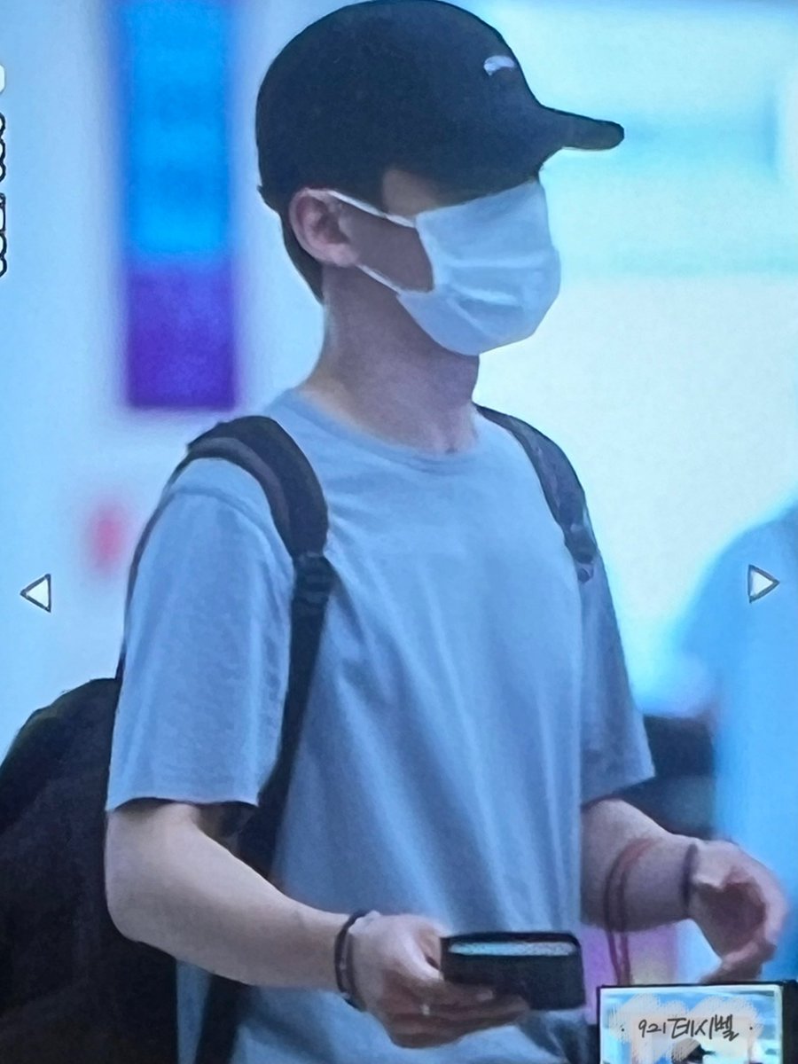 921Decibel's tweet photo. 240707 ICN 도착

#CHEN #종대 #김종대 #JONGDAE #첸 #엑소 #EXO https://t.co/Ov5fL3eLiF