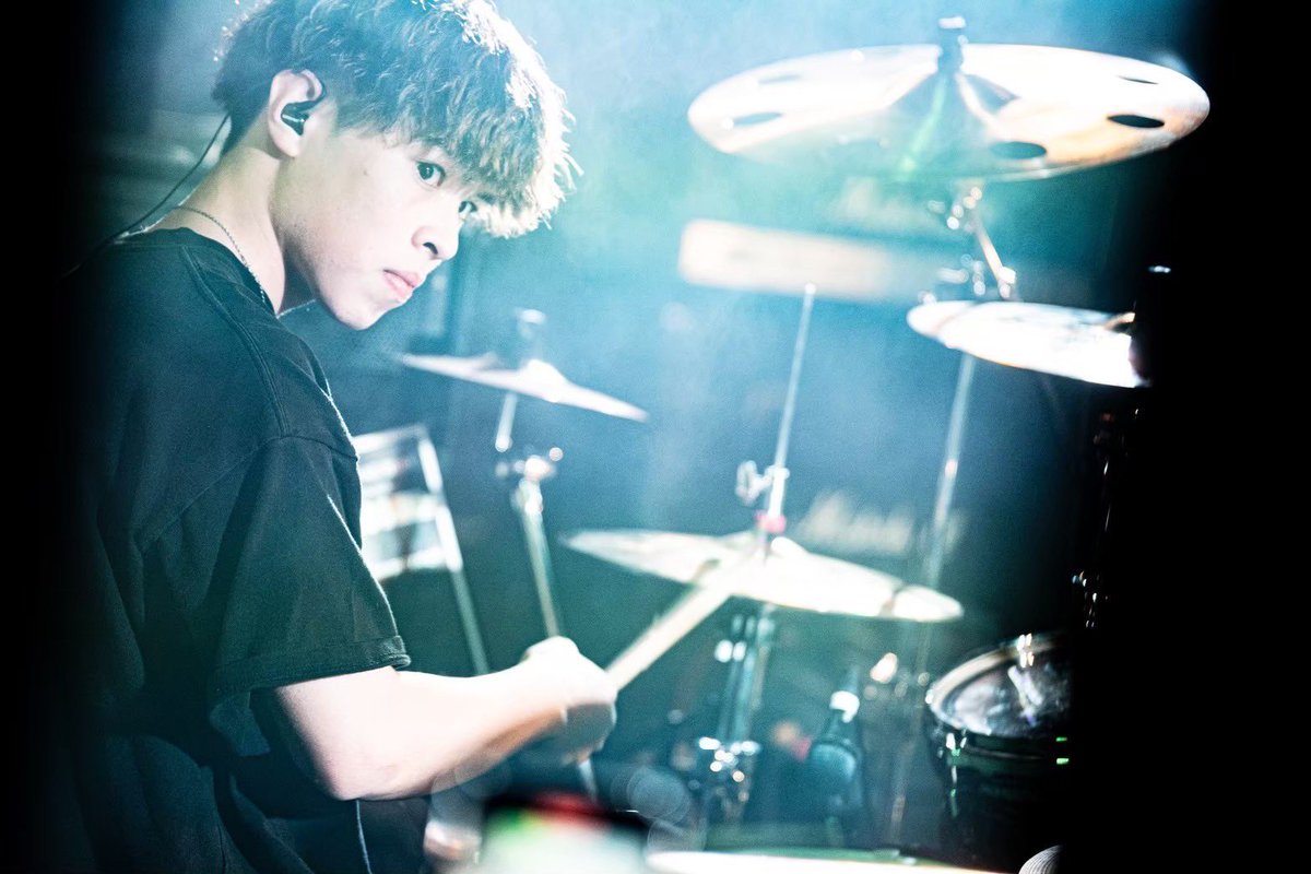 HULOVERofficial's tweet photo. 【 明日開催 】

🔥🤝サポートメンバー🤝🔥

🎸@micky_HULOVER 
🎸@molehill24 
🎸@_bass_itoshi 
🥁＠kuro0000001 

⚫︎OPEN/START
18:00/18:30
⚫︎TICKET
¥3,000(+1D)

🎫DMまで💁 https://t.co/Cn4rCLZPDT