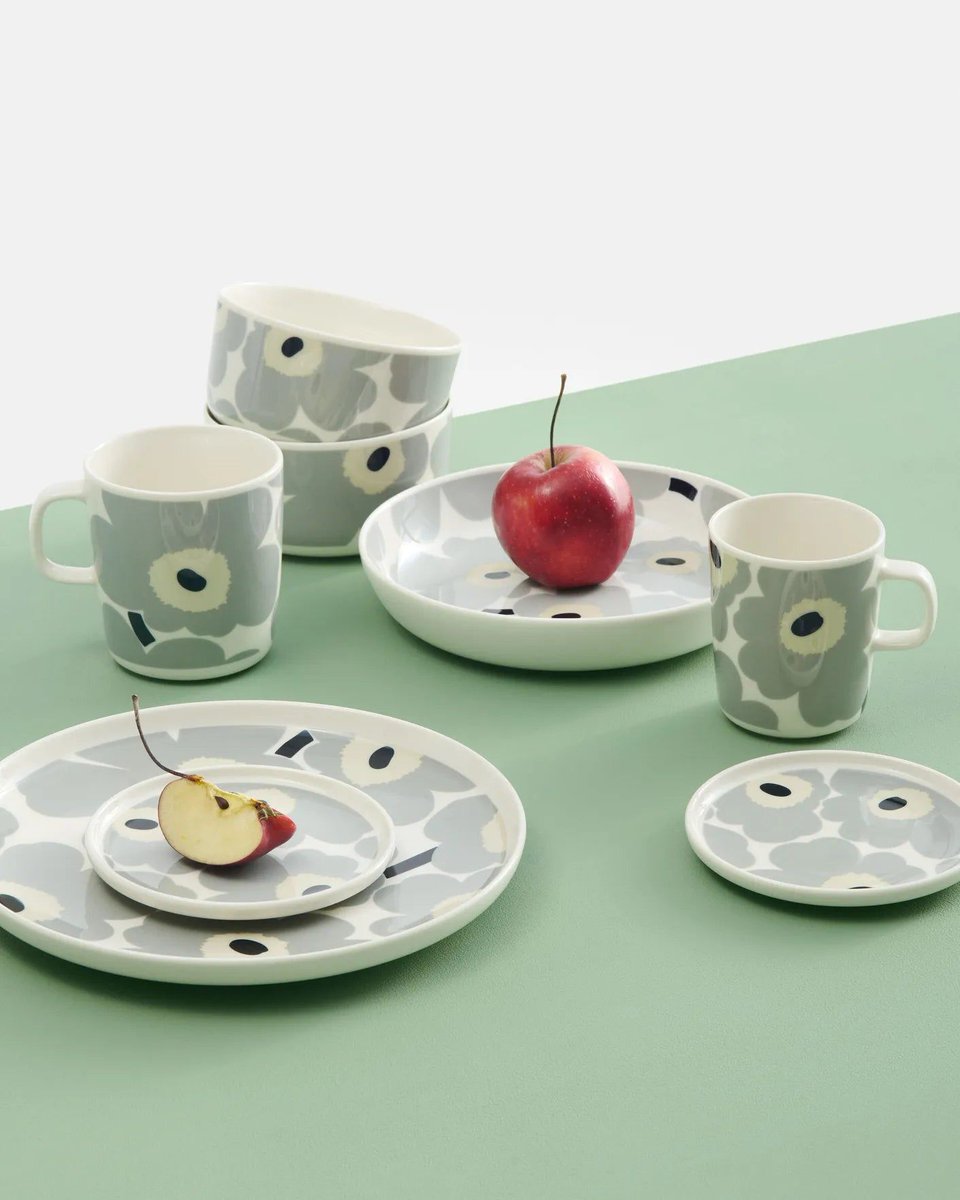 finnport's tweet photo. Blooms for your table! Oiva Unikko plate (25cm). Bold floral design on durable stoneware. #Marimekko #tableware #dishwasherfriendly #thunderbay #newarrivals
https://t.co/rzuEra7CS6 https://t.co/ykpmlhJ1l8
