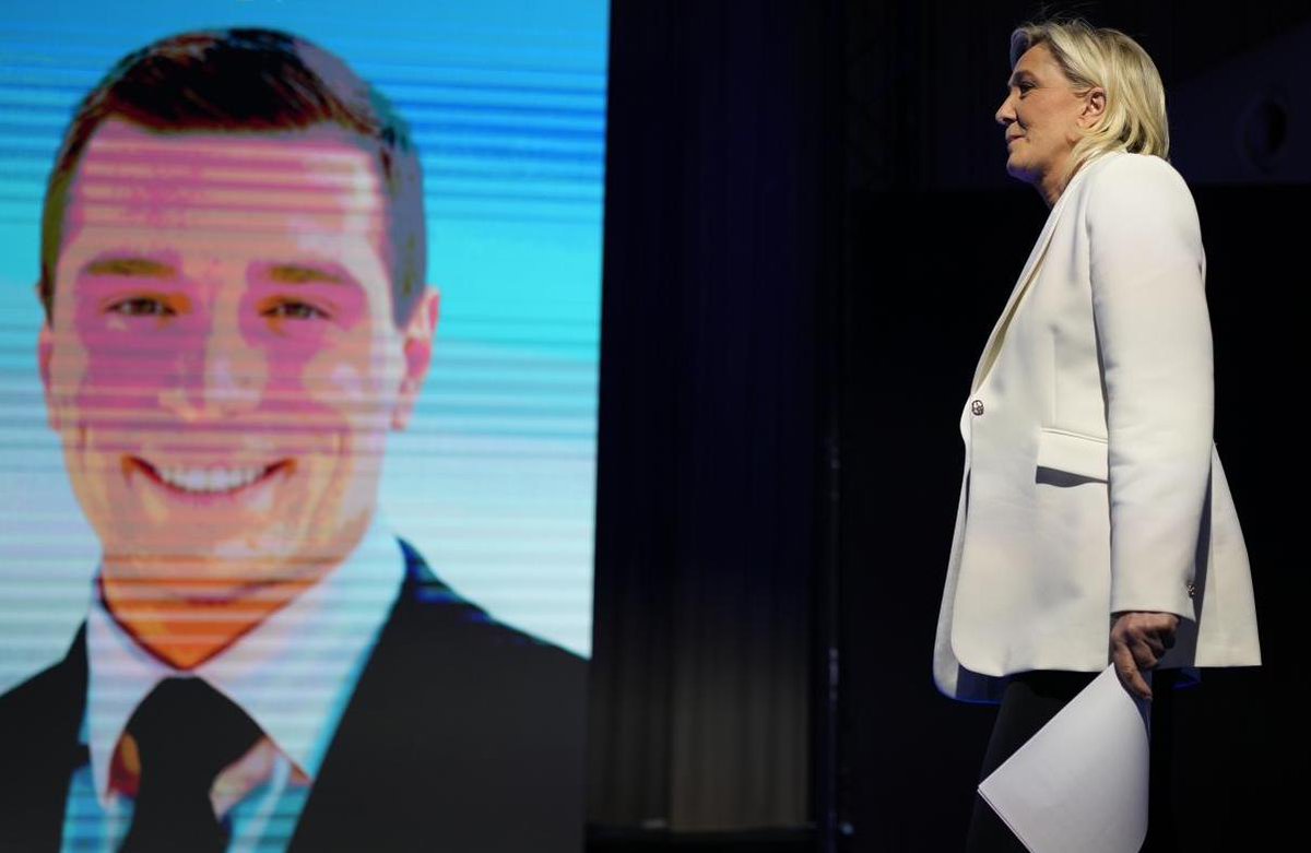 tempoweb's tweet photo. Quanti seggi prende #LePen, filtrano i primi #instantpoll: gli scenari del voto in #Francia https://t.co/nEAGGtX1yu #7luglio #elezioniFrancia https://t.co/GZXQffJph8