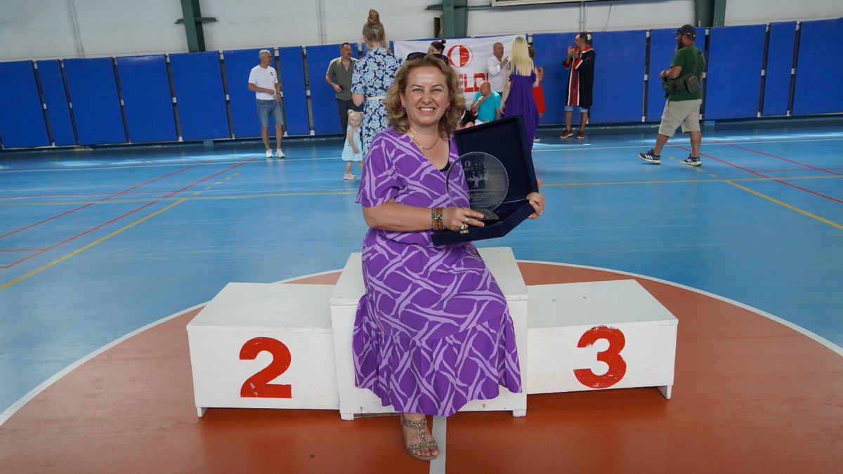 Sayın Özlem Haydaroğlu'na bölümümüze verdiği katkılardan dolayı teşekkür eder, emeklilik hayatı boyunca sağlıklı ve mutlu bir yaşam dileriz.