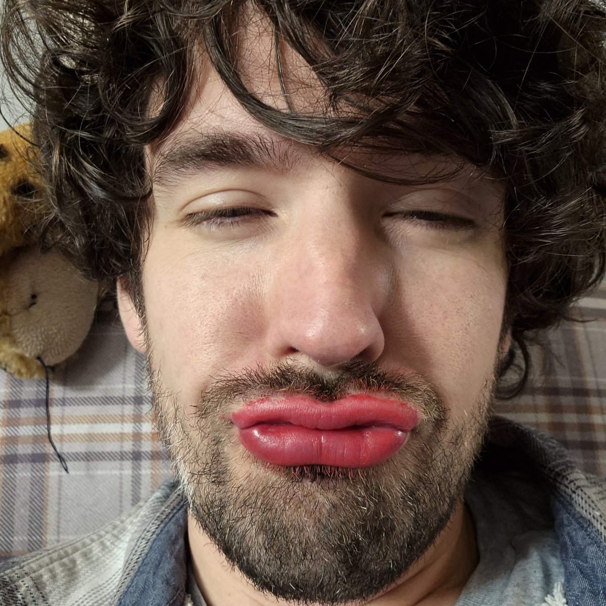 Lyra found Luce's lipstick. 
Think this is the new look.