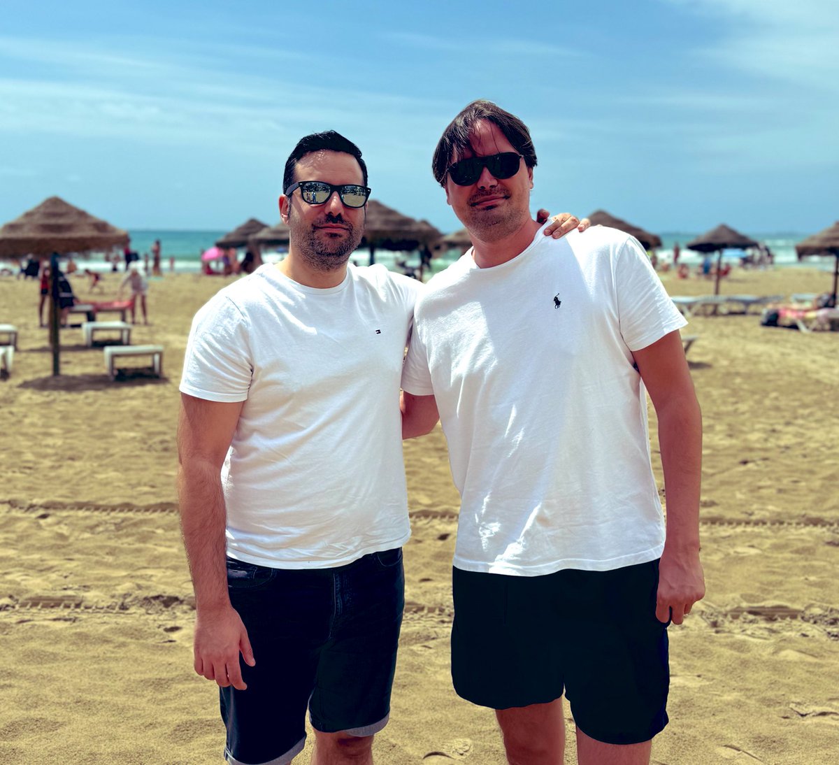 Buena gente aunando talentos por la costa…

<a href="/EFernandezVidal/">Edgar Fernández Vidal</a>.