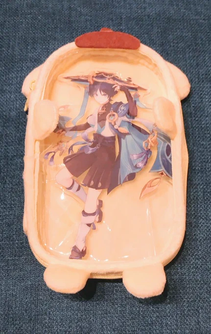 プリンさんのアクスタケースもらった〜 ぎりぎりはいった