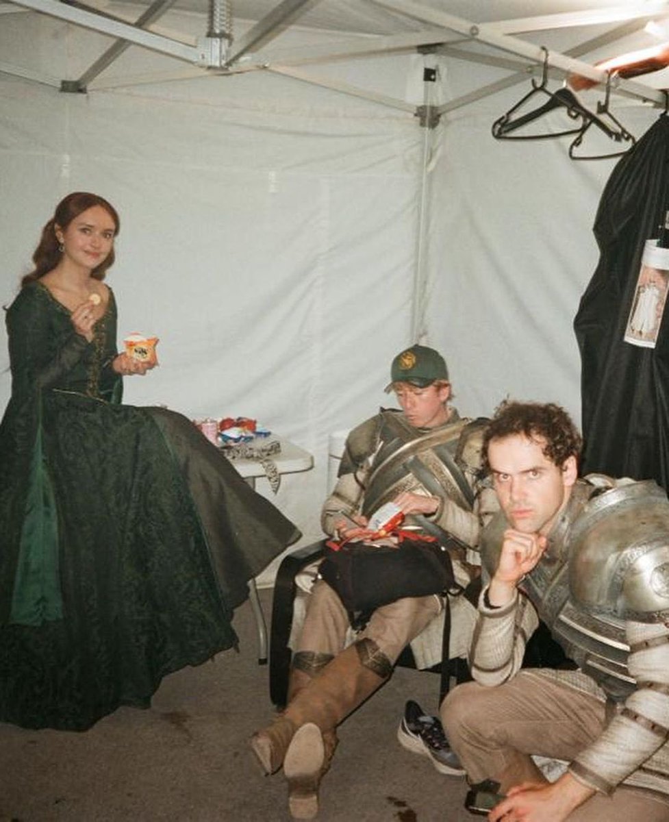 ellapurnlls's tweet photo. YALL GET UP OLIVIA SHARED BTS PICS https://t.co/aGDwCBFGic