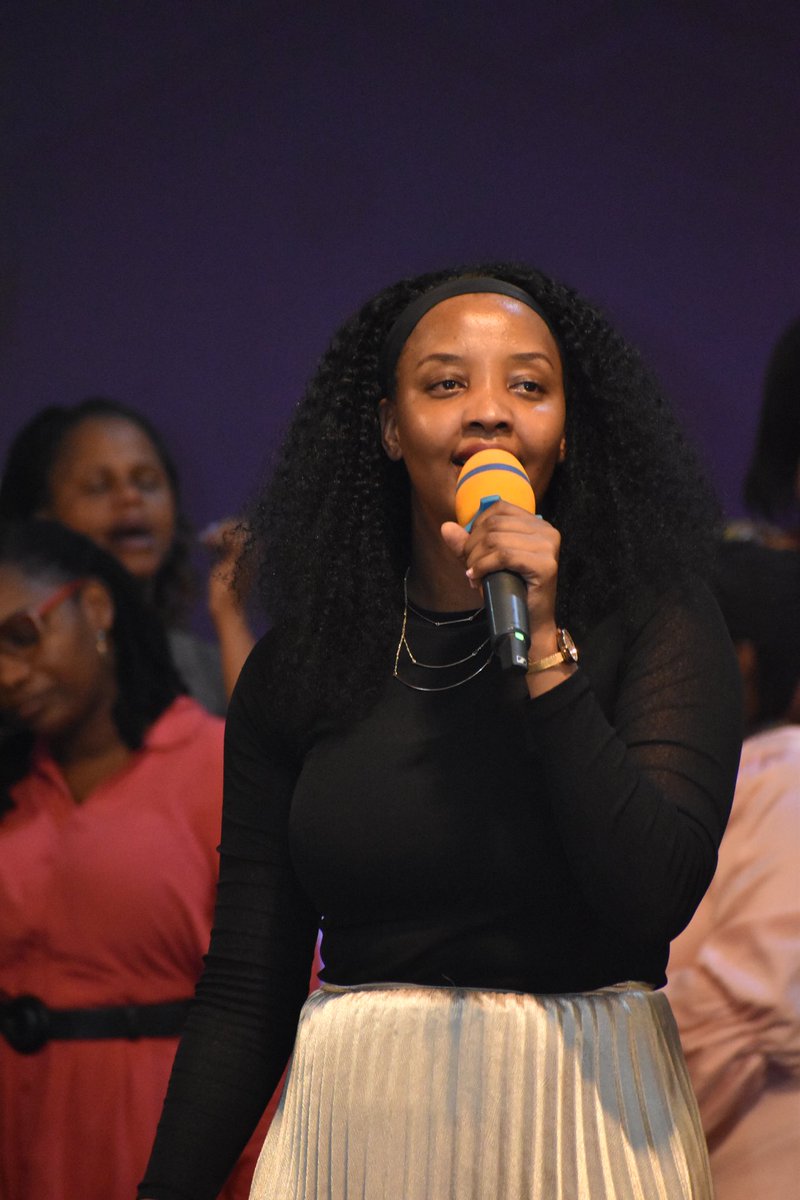 Sunday service with Pastor Célestin Kaberuka 

Theme: Hishurirwa bimwe mu byatuma uhirwa n’abo mubana 

“Umuryango muri kristo uraharanirwa”