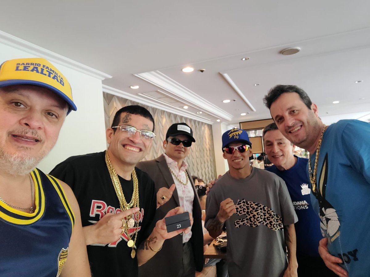 Boca sabe de hacer historia en japon 🇯🇵 💛💙

Viva Argentina y Viva el Puma Martínez carajooo!!!!