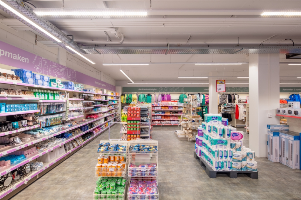 Wibra opent nieuw filiaal aan Diemerplein  -  diemernieuws.nl/l/339787