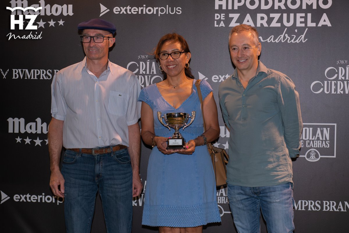 Hipódromo de La Zarzuela (@hipodromomadrid) on Twitter photo AITANA (Elzaam) fue la ganadora del Premio Tuvalu (2017) del sábado 6 de julio en <a href="/HipodromoMadrid/">Hipódromo de La Zarzuela</a>. Enhorabuena a la Cuadra Medina Díaz, al preparador
Óscar Anaya y al jockey <a href="/Bestupinanduran/">Brayan Estupiñan Jr</a>.👏🏇
Entregaron el trofeo D. Manuel Pardo de Santayana. 🏆 AITANA (Elzaam) fue la ganadora del Premio Tuvalu (2017) del sábado 6 de julio en <a href="/HipodromoMadrid/">Hipódromo de La Zarzuela</a>. Enhorabuena a la Cuadra Medina Díaz, al preparador
Óscar Anaya y al jockey <a href="/Bestupinanduran/">Brayan Estupiñan Jr</a>.👏🏇
Entregaron el trofeo D. Manuel Pardo de Santayana. 🏆