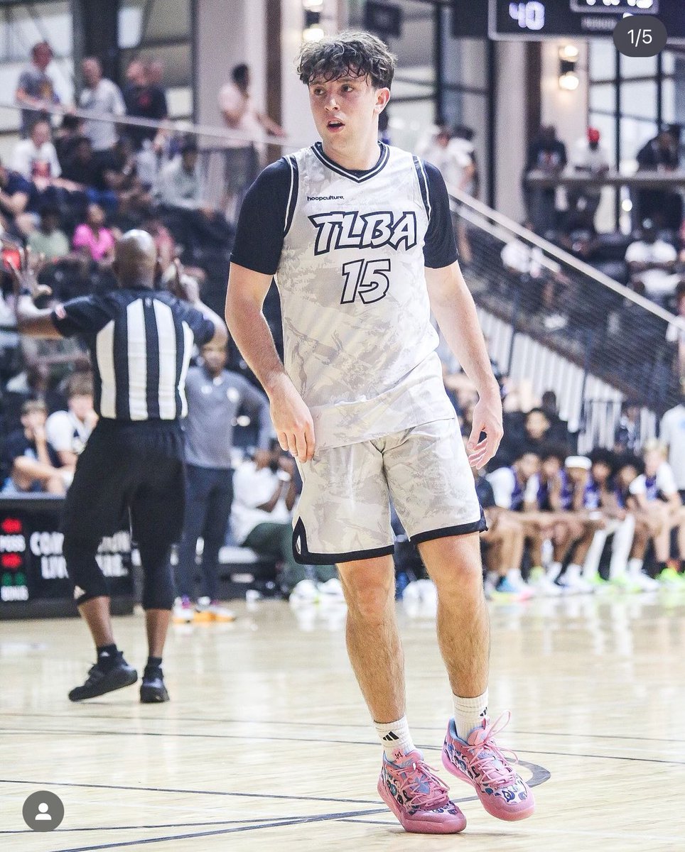 Day 1 Scoring leaders from #BIGSHOTS #Nationals 17U Slam 

Eli Ellis 28.0 PPG 📷 
Carson Evans 26.0 PPG 
Isaiah Smith 25.5 PPG 
Owen Hancock 21.5 PPG 
TJ Lewis 20.0 PPG 
Da’Mori Lytch 19.5 PPG
Logan Parker 19.5 PPG
Rassell Young 18.0 PPG 
Isaac Ellis 16.0 PPG