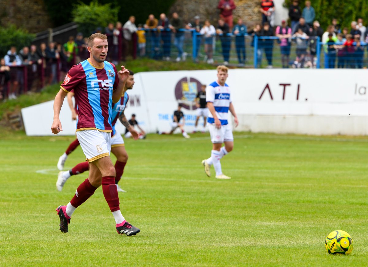 Farnham Town FC tweet media