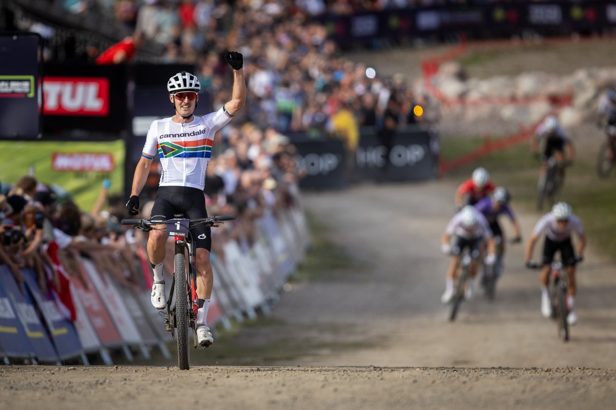 Is this guy going to finish off the perfect weekend? 👇

Alan Hatherly leads on Lap 6/8 of Men Elite XCO with Flückiger +47s back. 

<a href="/MTBworldseries/">WHOOP UCI Mountain Bike World Series</a> #MTBWorldCup