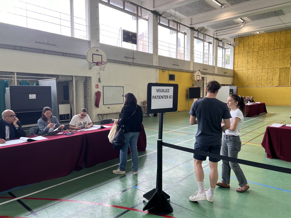 Au rendez-vous de ces élections législatives, critiques pour l’avenir de la France, en famille au complet désormais !