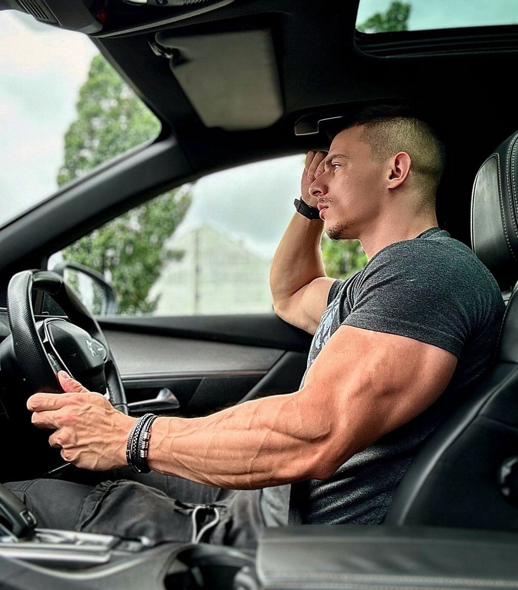 Alphaacash's tweet image. Whos ready to pay my bills 💵😈