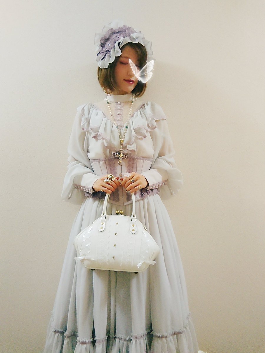 kinoharui_LILAC's tweet photo. #ヴィクトリアンランチ会 でした♡♡
お洋服 #abilletage 様
バッグ #limboussole 様(#バルドゥリスト)
アクセ #BfP 様 #BIRTH 様 #CIRQUE 様 #EternalPond 様 #EULALIA 様 #IrisBijoutier 様
ネイル #物語工房 様
お靴 #BERRYQ 様
#アビエタージュヴィクトリアンワンピースコーデ
#春依のお洋服 https://t.co/ITxcKu6jsX