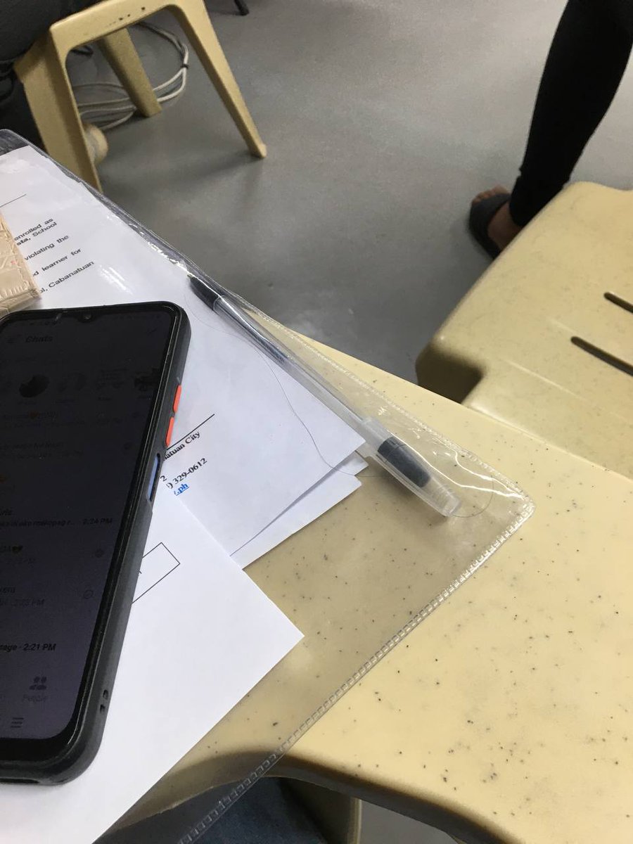 cyrei_'s tweet photo. as an incoming grade 11 student, I do not know why I took stem😭 https://t.co/AoePn0gV8W