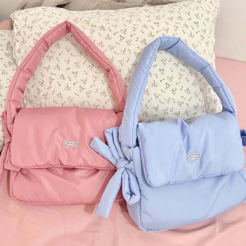 c0quetteuu's tweet photo. large capacity bag

a thread https://t.co/4GS8GPOSlI